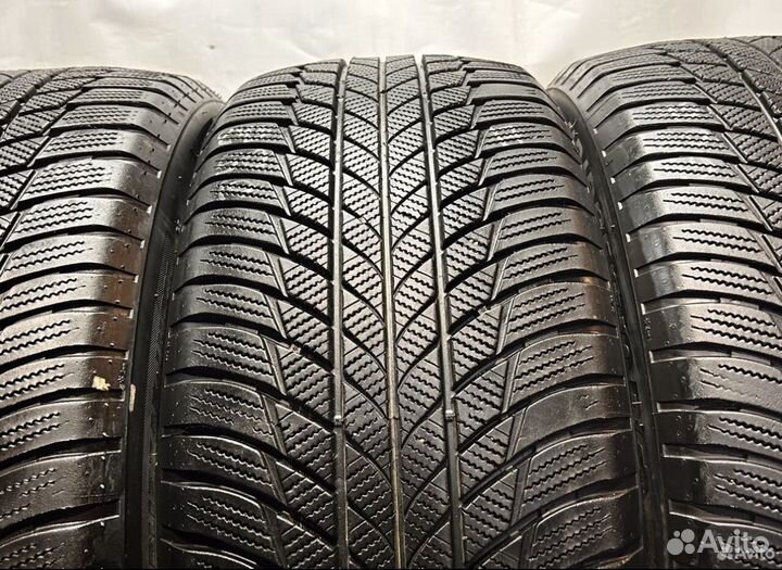 Bridgestone Blizzak LM-001 245/50 R19