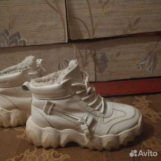 Кроссовки зимние женские