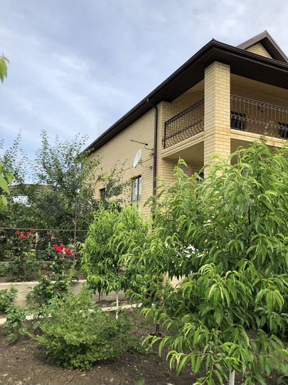 Дом 198 м² на участке 10 сот.