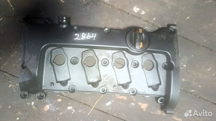 Клапанная крышка Audi A4 ALT 2006