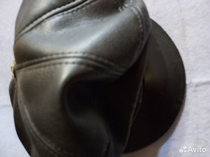 Мужская кожаная кепка