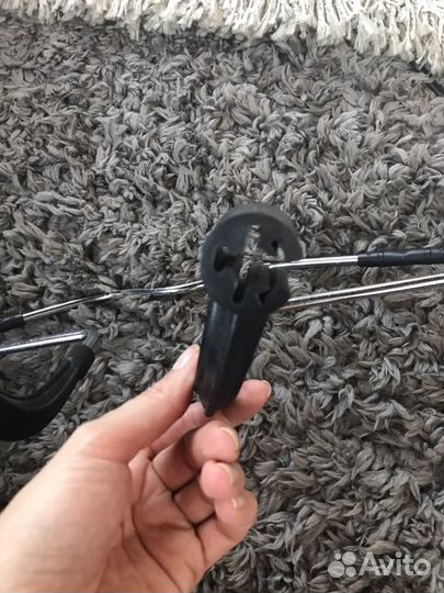 Вешалка-плечики для авто универсальный