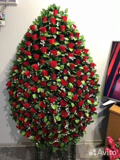 Ритуальные венки, корзины