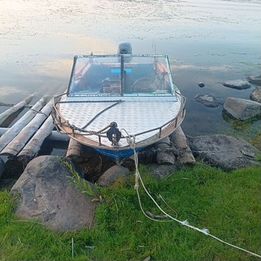 Продам лодку Крым с мотором Ямаха 40 эндуро