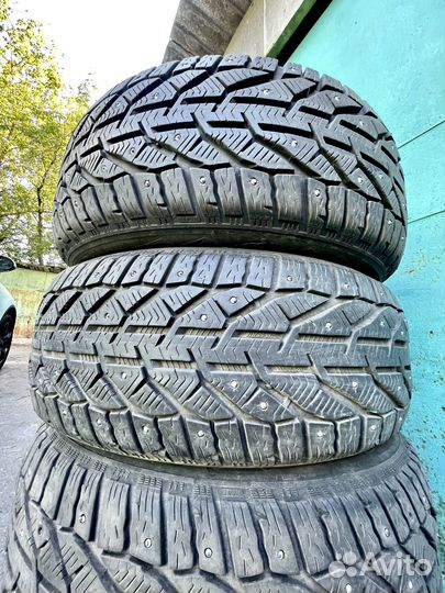 Kormoran Stud 2 215/55 R16 97T