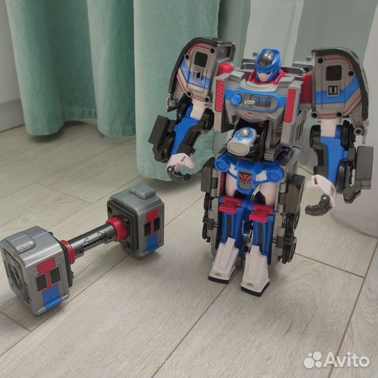 Робот tobot метрон