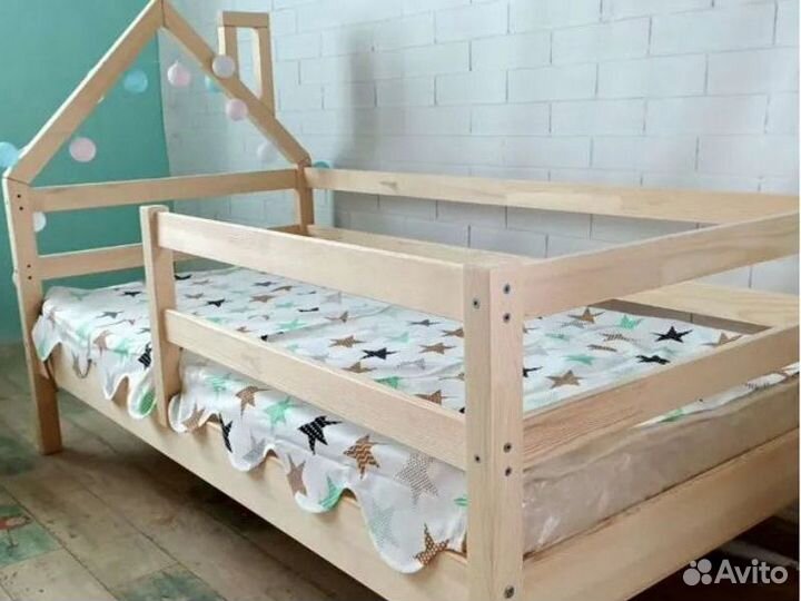 Детская кровать домик