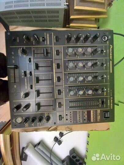 Диджейский 4-канальный микшер Pioneer DJM-600