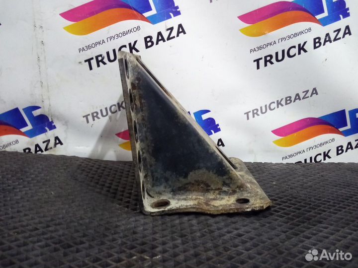 Кронштейн крепления передней траверсы к раме