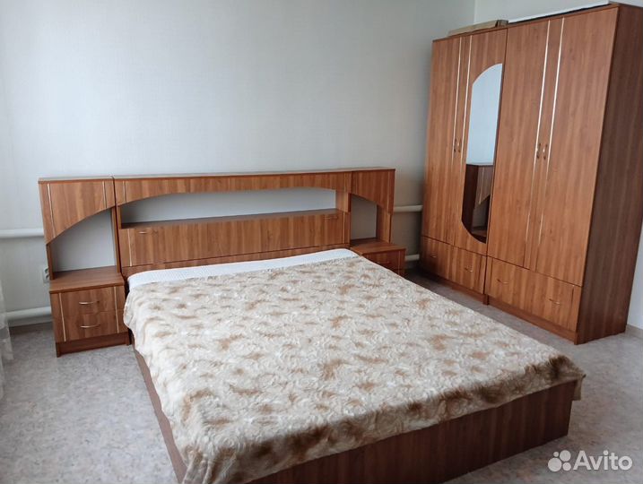 Спальный гарнитур