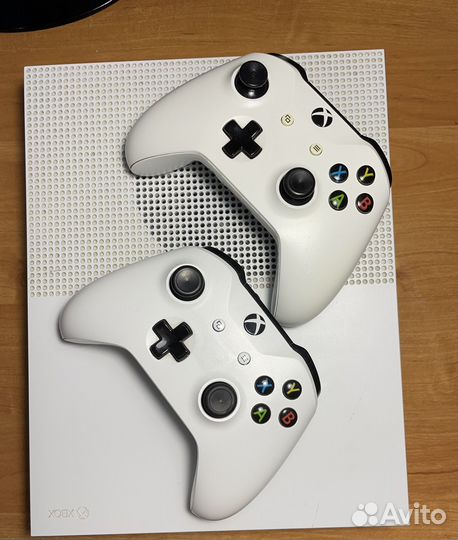 Xbox One S 2 геймпада 1tb