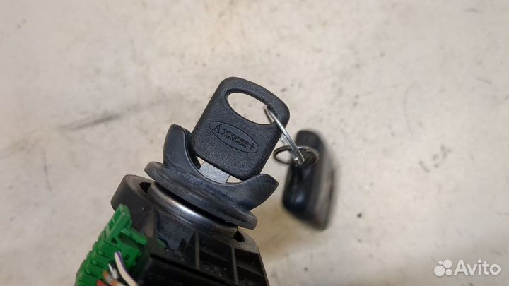 Замок зажигания Ford Escape, 2004