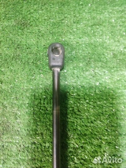 Амортизатор двери багажника Ford Focus 2 1.8 2010