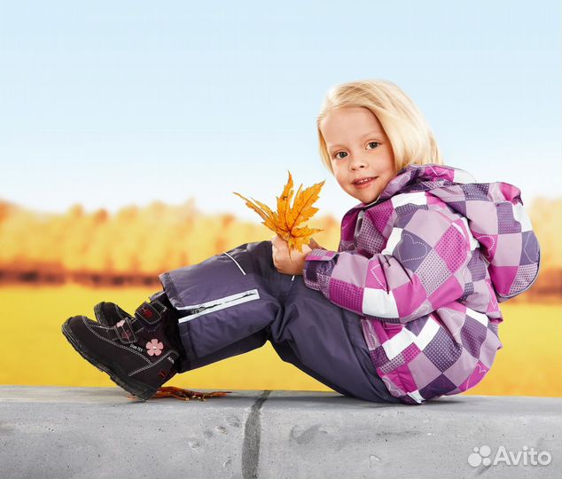 Продам демисезонный костюм на девочку