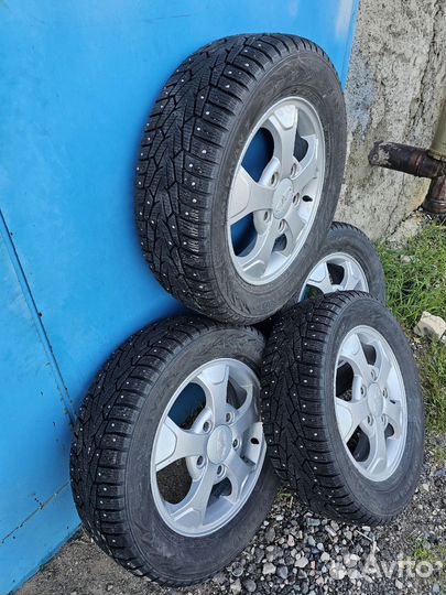 Зимние колеса на Литых дисках Ниву r16
