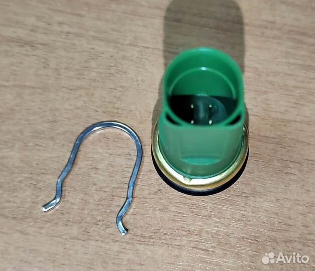 Датчик температуры жидкости VW / Audi 4х конт