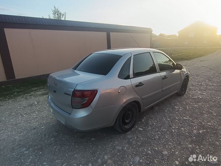 LADA Granta 1.6 МТ, 2015, битый, 143 000 км