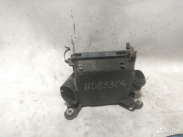 Корпус воздушного фильтра Mitsubishi Grandis