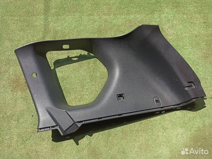 Обшивка багажника правая Nissan X-Trail T31