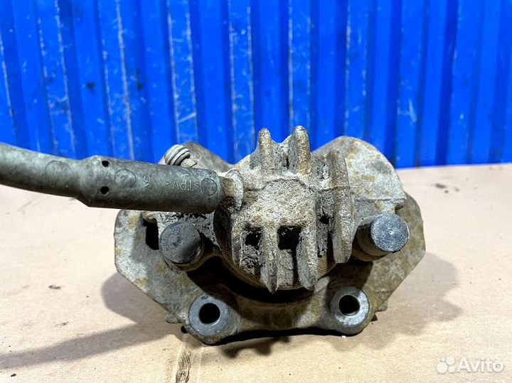 Суппорт передний левый Citroen C4 2 1.6 EP6 2011