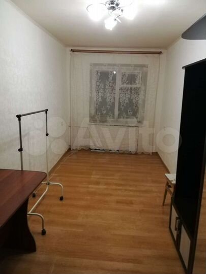 Комната 13 м² в 5-к., 4/5 эт.