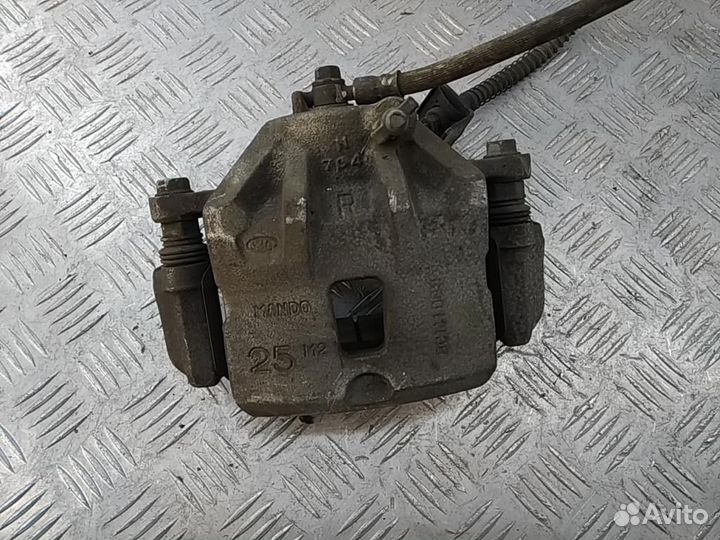 Суппорт передний правый Hyundai Elantra