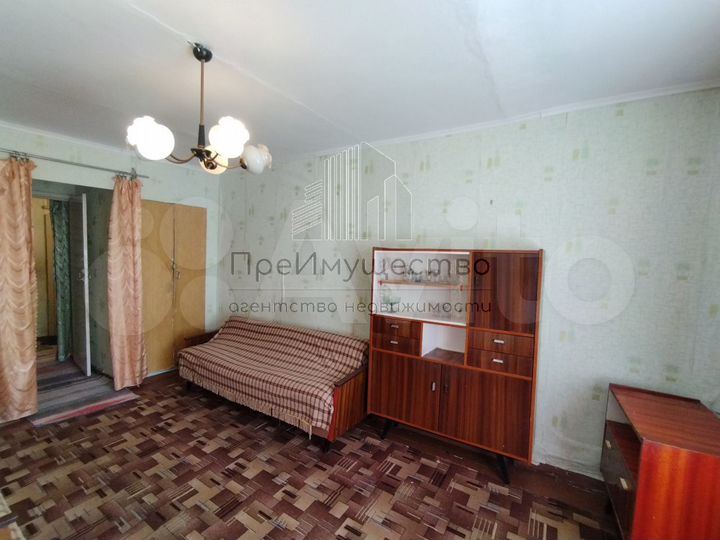 3-к. квартира, 50 м², 1/2 эт.