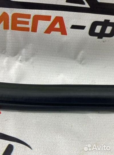 Уплотнительная резинка боковой двери передняя