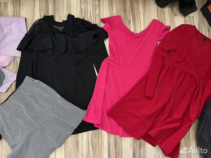 Отдам большой пакет женской одежды