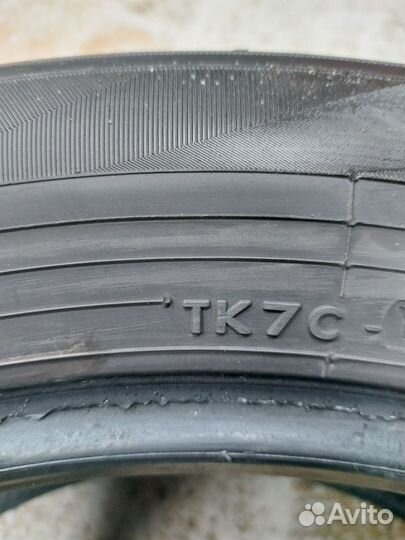 Yokohama 104ZR 235/55 R18 100V