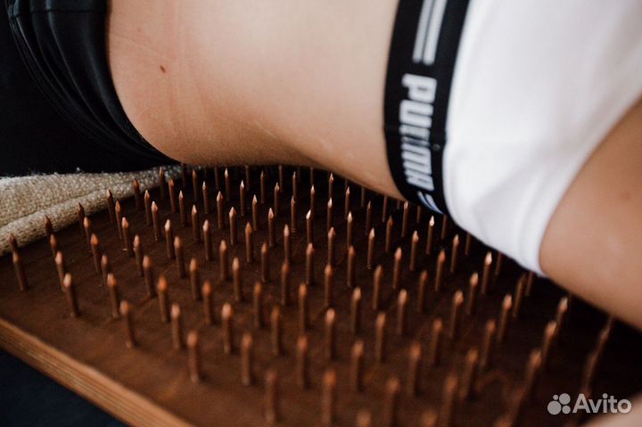 Гвозди, доска садху, доска с гвоздями