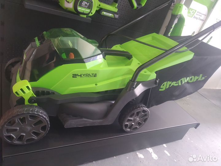 Газонокосилка аккумуляторная greenworks