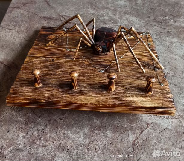 Ключница настенная из дерева