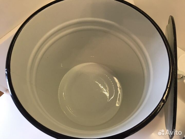 Эмалированное ведро с крышкой, 12л