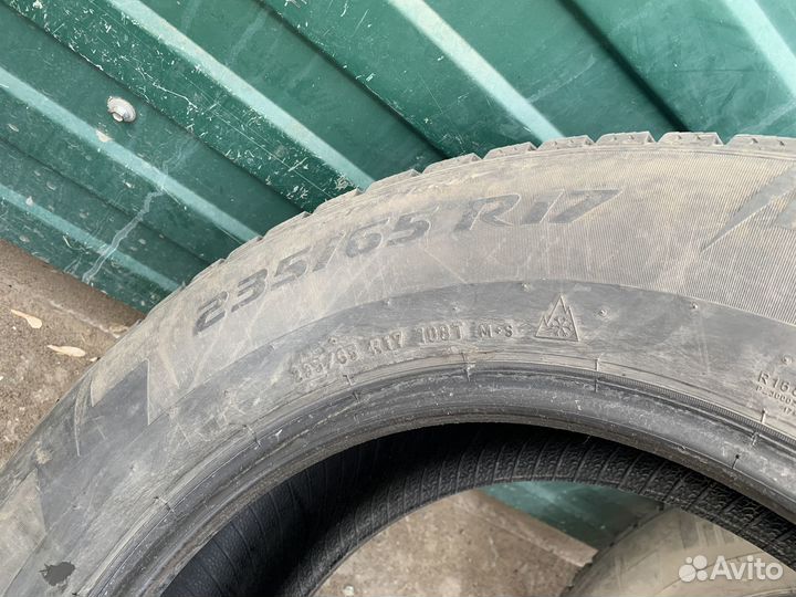 Pirelli Ice Zero 235/65 R17 108T
