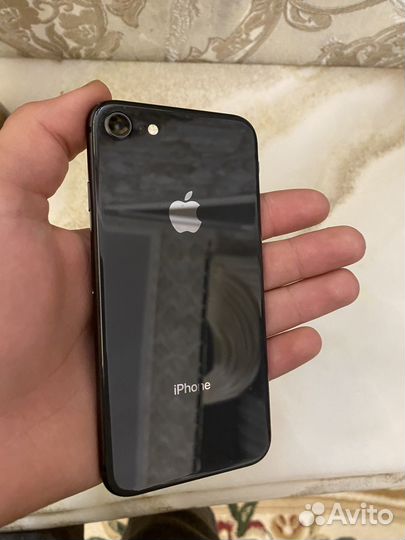 iPhone 8, 64 ГБ
