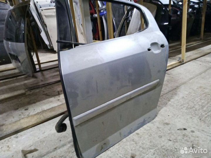 Дверь задняя левая Peugeot 407 1 DW10bted4