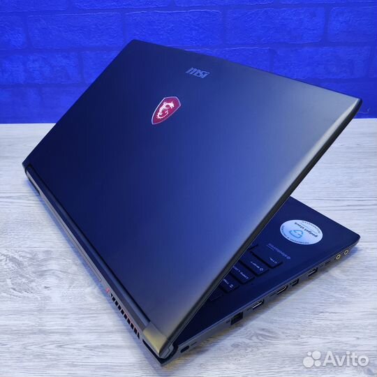 Игровой ноутбук MSI GL62M 7RD-223CN