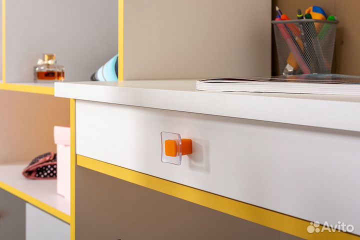 Стол письменный 