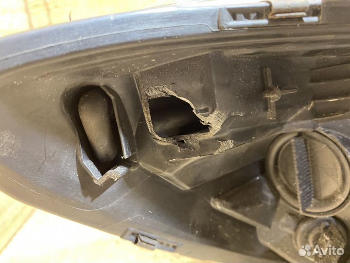 Фара передняя левая Volvo C30 рест Арт. 141962