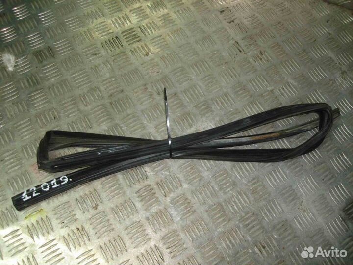 Уплотнитель Land Range Rover Sport