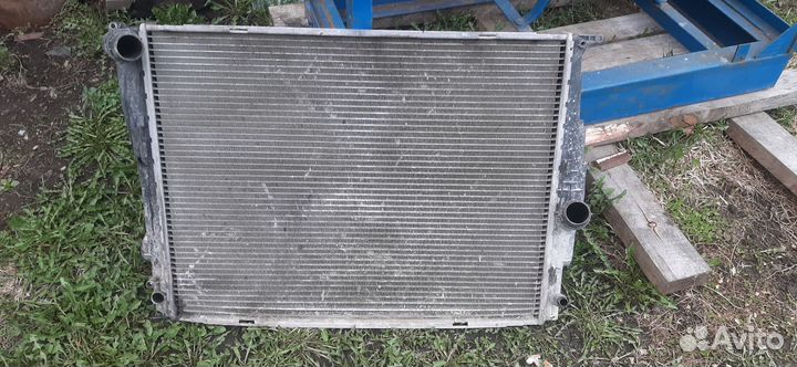 Радиатор охлаждения bmw e92 n52b25 трещина