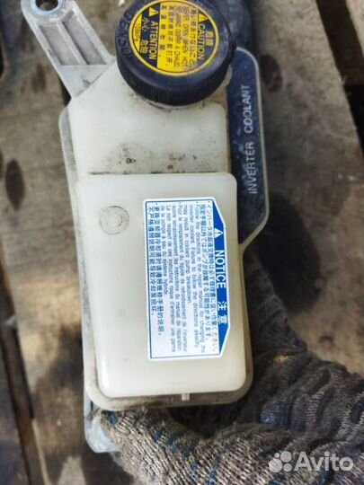 Расширительный бачок инвертора Lexus Ls600Hl UVF46