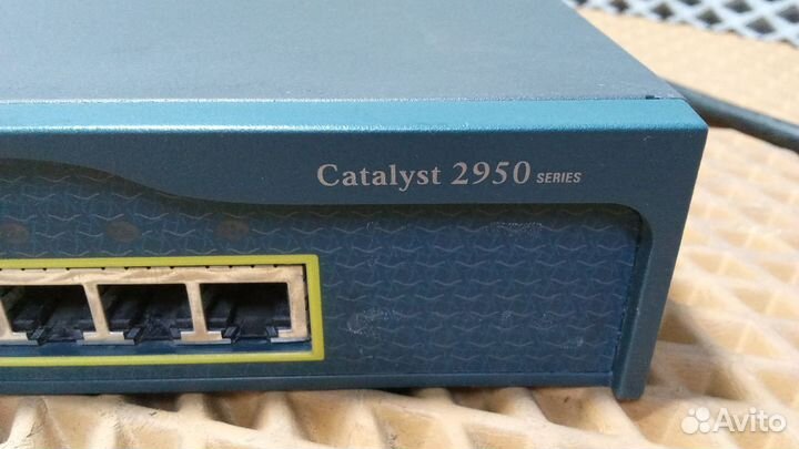 Проводной коммутатор Cisco Catalyst 2950 - 24