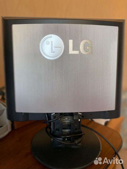 Монитор LG