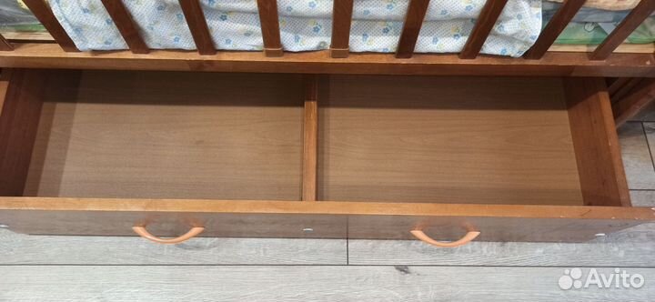 Детская кроватка с маятником+одеяло+бортики