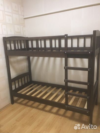 Кровать двухьярусная