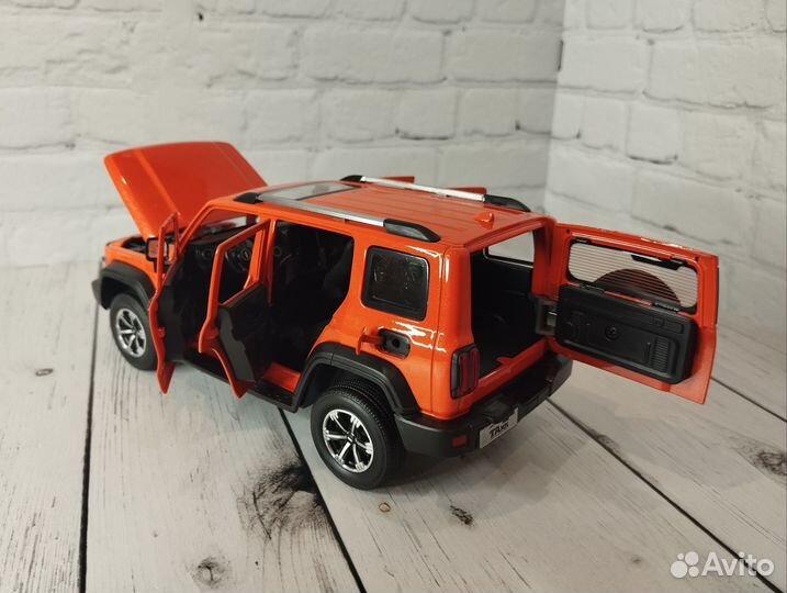 Танк 300 металлическая машинка оранжевый