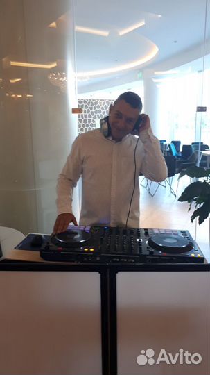 Ведущиий + DJ с оборудованием на Ваш праздник