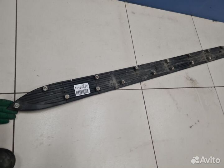 Накладка на подножку правая Toyota Land Cruiser 20